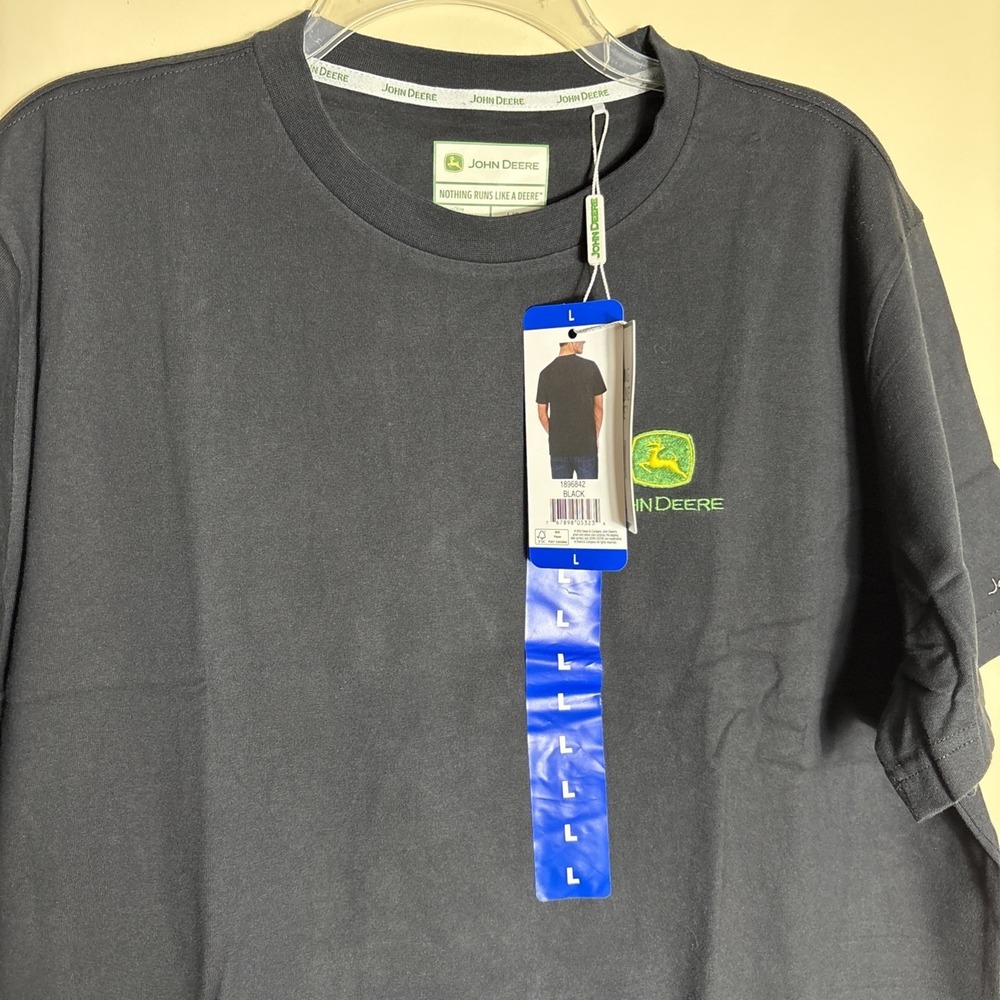 New John Deere Men's T-Shirt Black Short Sleeve Embroidered Logo Size Large